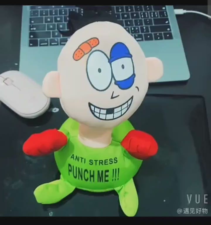 Funny Anti-Stress Punch Me Plush Toy Screaming Stress Relief Doll, Soft Squeeze Punching Toy, Novelty Desk Gift for Adults & Kids